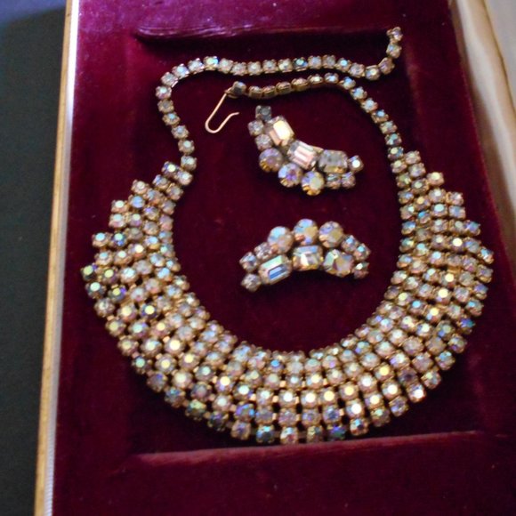 Vintage Elgin American Multi-Tier Aurora Borealis Necklace & Clip-On Earrings - Picture 6 of 10